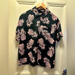 LE SUPERBE BEAUTIFUL SILK SHIRT, LIKE NEW, SIZE 6, pineapple print